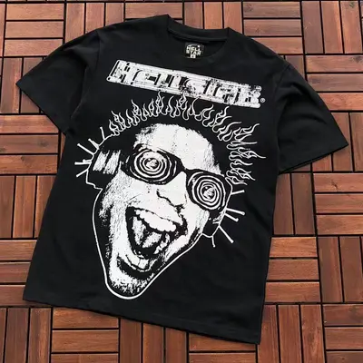 ￥~79 HELLSTAR T-SHIRT 77011608 (im 176CM 58KG iwear size M in the photo)