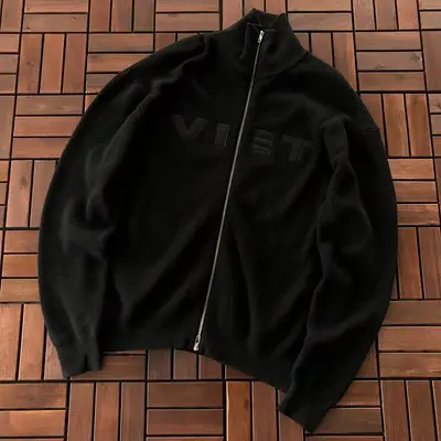¥ ~ 235 VETEMENTS SWEATER 55011901 (im 185CM 80KG iwear size M in the photo)