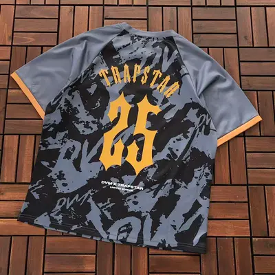 ￥~85 TRAPSTAR T-SHIRT 77011849 (im 180CM 68KG iwear size M in the photo)