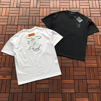 ￥~125 L🔥 T-SHIRT 55011840 (im 180CM 68KG iwear size M in the photo)