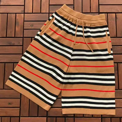 ¥~169 B🔥RB🔥RRY SHORTS SWEATER 66011810 (im 176CM 58KG iwear size M in the photo)