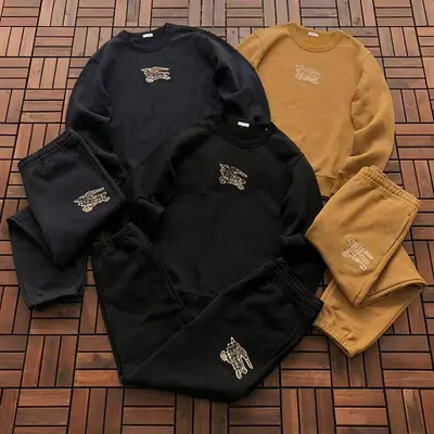￥~288 B🔥RB🔥RRY SWEATER TROUSERS FLEECE 66011935 (im 185CM 80KG iwear size L in the photo)