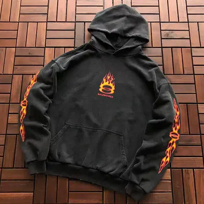 ￥~195 B🔥L🔥🔥🔥IA🔥A HOODIE 77012325 (im 180CM 68KG iwear size S in the photo)