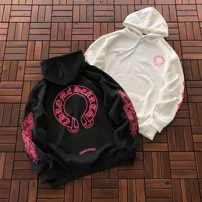 ￥~129 CH🔥OM🔥 HE🔥RTS HOODIE 77012362 (im 180CM 68KG iwear size M in the photo)