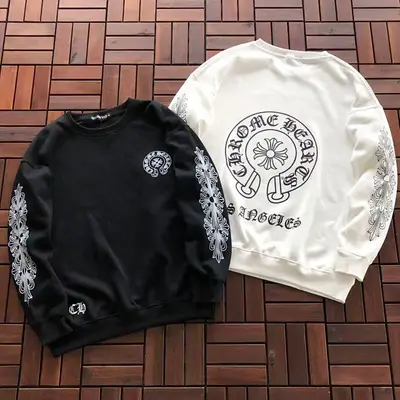 ¥~ 99 CH🔥OM🔥 HE🔥RTS SWEATER 77012315 (im 176CM 58KG iwear size M in the photo)