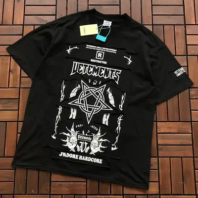 ¥ ~ 129 VETEMENTS T-SHIRT 66012517 (im 176CM 58KG iwear size M in the photo)