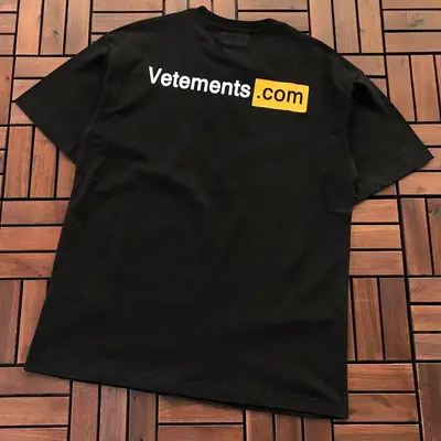 ¥ ~ 115 VETEMENTS T-SHIRT 66012534 (im 185CM 80KG iwear size M in the photo)