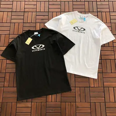 ¥~115 VETEMENTS T-SHIRT 66012521 (im 185CM 80KG iwear size M in the photo)