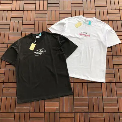 ¥~115 VETEMENTS T-SHIRT 66012520 (im 185CM 80KG iwear size L in the photo)