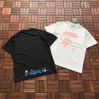 ￥~109 BAPE T-SHIRT 55012631 (im 180CM 68KG iwear size L in the photo)