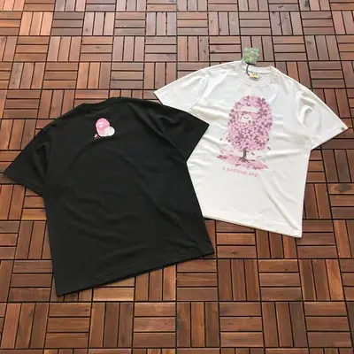 ￥~109 BAPE T-SHIRT 55012620 (im 180CM 68KG iwear size XL in the photo)