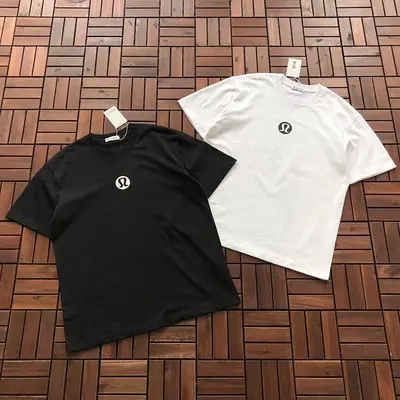 ￥~99 L🔥🔥UL🔥M🔥N T-SHIRT 77012964 (im 176CM 58KG iwear size L in the photo)