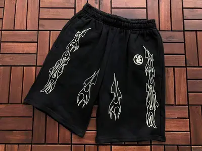 ￥~115 HELLSTAR SHORTS 55012980 (im 176CM 58KG iwear size S in the photo)