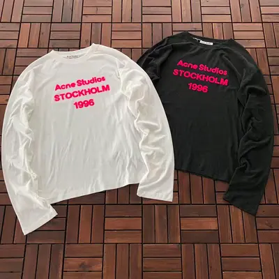 ¥~115 ACNE STUDIOS LONG-SLEEVE 77013034 (im 176CM 58KG iwear size M in the photo)