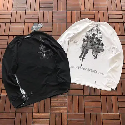 ¥~135 CH🔥OM🔥 HE🔥RTS LONG-SLEEVE 55020326 (im 176CM 58KG iwear size S in the photo)