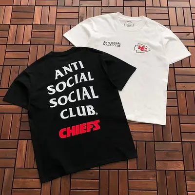 ¥~85 ANTI SOCIAL SOCIAL CLUB T-SHIRT 55020641 (im 185CM 70KG iwear size L in the photo)