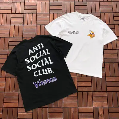 ¥~85 ANTI SOCIAL SOCIAL CLUB T-SHIRT 55020635 (im 185CM 70KG iwear size L in the photo)