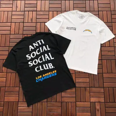 ¥~85 ANTI SOCIAL SOCIAL CLUB T-SHIRT 55020634 (im 185CM 70KG iwear size L in the photo)