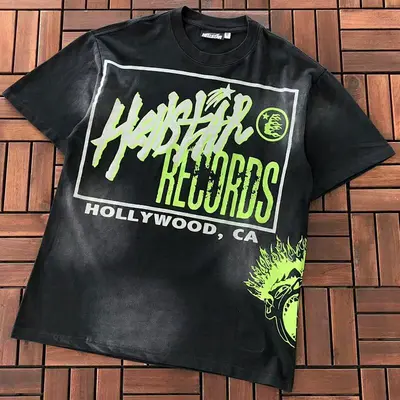 ¥~109 HELLSTAR T-SHIRT 55020604 (im 185CM 80KG iwear size S in the photo)