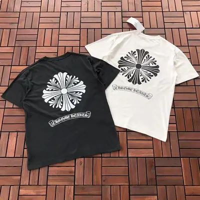 ￥~109 CH🔥OM🔥 HE🔥RTS T-SHIRT 55022522 (im 180CM 68KG iwear size S in the photo)
