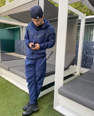 TF 2020 CU4489-410￥255 zip-up coat CU4495-410￥245 pants (im 180CM 68KG iwear size S in the photo)