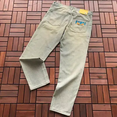 ￥~175 F🔥🔥D🔥 JEANS 66022802 (im 180CM 68KG iwear size 33 in the photo)