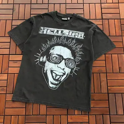 ￥~115 HELLSTAR T-SHIRT 66030465 (im 176CM 58KG iwear size M in the photo)