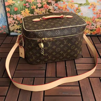 ￥~179 L🔥BAG 55030403 (长24CM*宽18CM*高14CM)