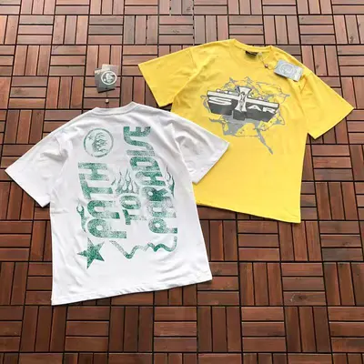 ¥~109 HELLSTAR T-SHIRT 66030411 (im 176CM 58KG iwear size M in the photo)