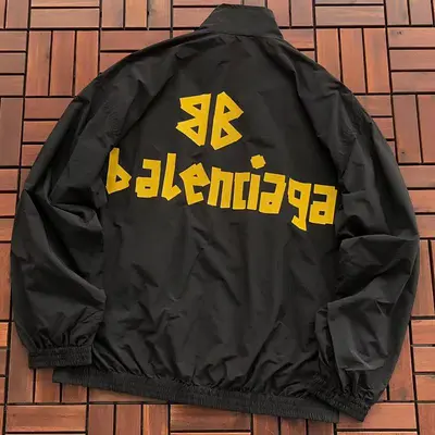 ￥185 B🔥L🔥🔥🔥IA🔥A JACKET 88030734 (im 185CM 70KG iwear size 48 in the photo)