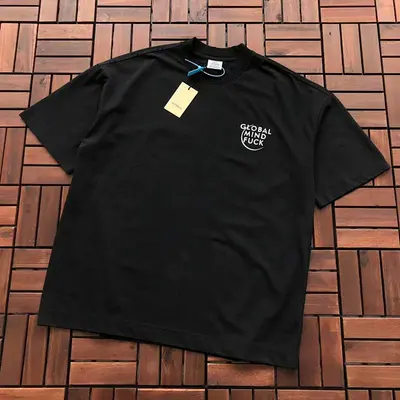 ￥~115 VETEMENTS T-SHIRT 55030816 (im 176CM 58KG iwear size M in the photo)