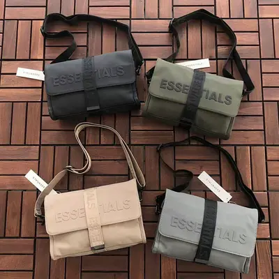 ￥~135 FOG BAG 66030813（长26CM*宽18CM*高6CM）