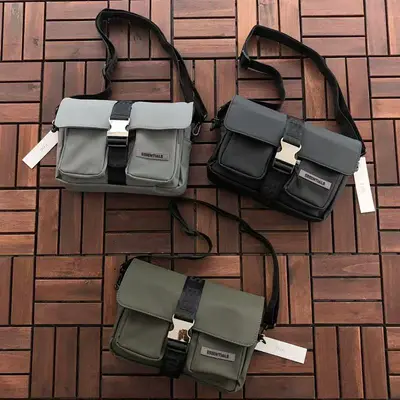 ￥~135 FOG BAG 66030816（长26CM*宽16CM*高6CM）
