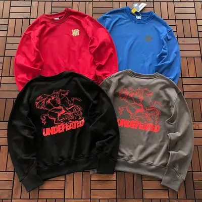 ¥189 UNDEFEATED SWEATER 88031112 (im 185CM 80KG iwear size M in the photo)