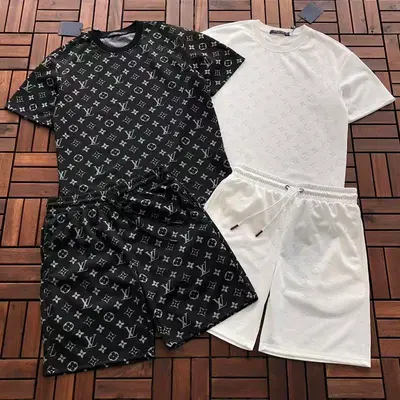 TOP￥~95 PANT￥~99 L🔥T-SHIRT SHORTS 55031301 (im 180CM 68KG iwear size L in the photo)