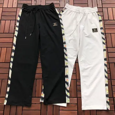 ￥~135 L🔥TROUSERS 77031440 (im 185CM 70KG iwear size M in the photo)