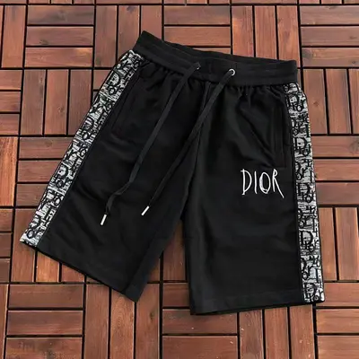 ￥~125 D🔥O🔥 SHORTS 77031430 (im 185CM 70KG iwear size M in the photo)