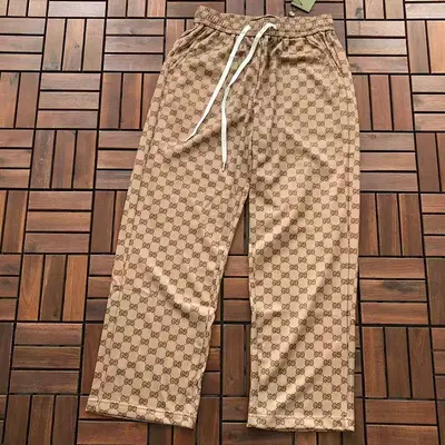 ￥ ~ 125 G🔥C🔥I TROUSERS 77031791(im 176CM 58KG iwear size M in the photo)