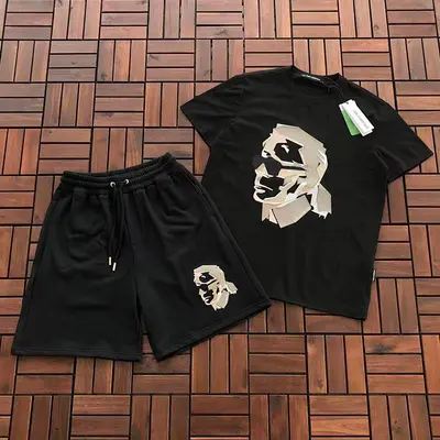 TOP￥~129 PANTS￥~169 KARL LAGERFELD SHORTS 55031760 (im 185CM 70KG iwear size M in the photo)