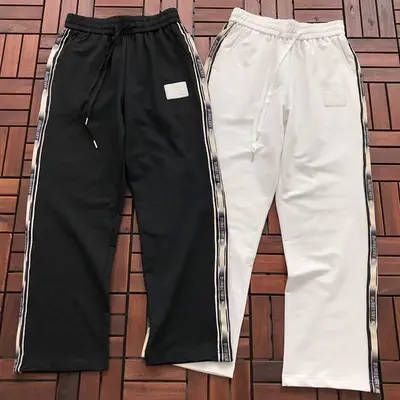 ￥~135 B🔥RB🔥RRY TROUSERS 77031916 (im 176CM 58KG iwear size M in the photo)