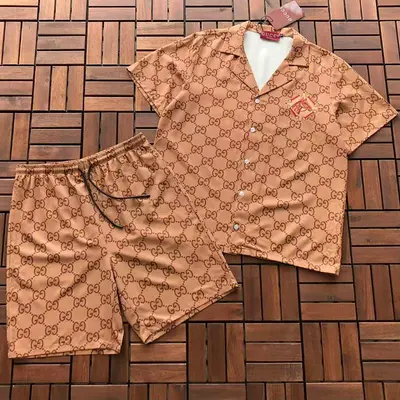 ￥~175 G🔥C🔥I T-SHIRT SHIRT SHORTS 55031844 (im 185CM 80KG iwear size L in the photo)