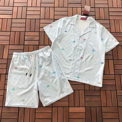 ￥~175 G🔥C🔥I T-SHIRT SHIRT SHORTS 55031838 (im 185CM 80KG iwear size L in the photo)