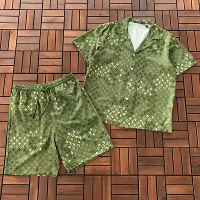 ￥~175 L🔥T-SHIRT SHIRT SHORTS 55031837 (im 185CM 80KG iwear size L in the photo)