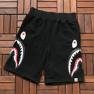 ￥~109 BAPE SHORTS 55032323 (im 176CM 58KG iwear size M in the photo)
