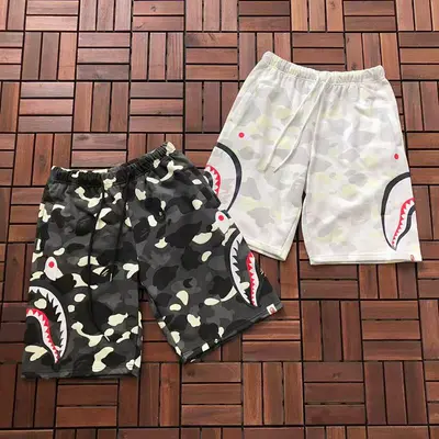￥~109 BAPE SHORTS 55032320 (im 176CM 58KG iwear size M in the photo)