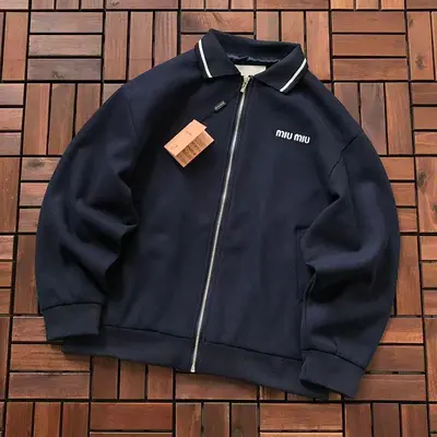 ￥239 M🔥U M🔥U JACKET 88032338 (im 176CM 58KG iwear size S in the photo)