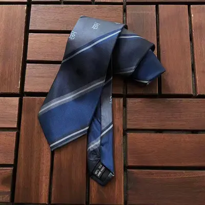 ￥ ~ 89 B🔥RB🔥RRY TIE 55032458