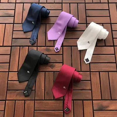 ￥ ~ 89 B🔥RB🔥RRY TIE 55032438