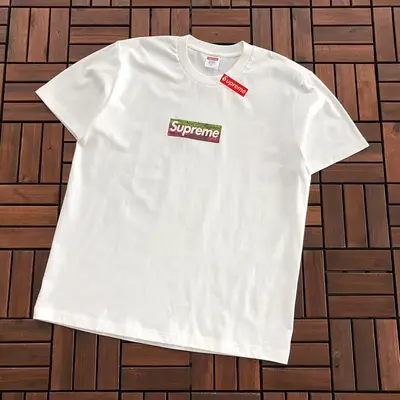 ￥~109 S🔥P🔥E🔥E T-SHIRT 77032447 (im 180CM 68KG iwear size M in the photo)