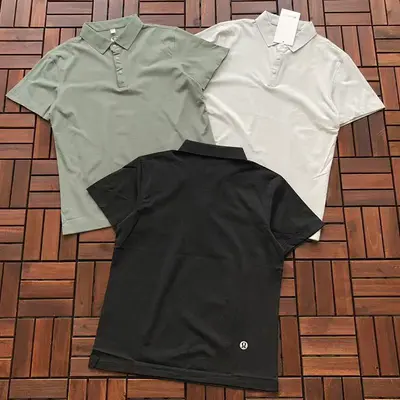 ￥135 L🔥🔥UL🔥M🔥N T-SHIRT 88032507 (im 176CM 58KG iwear size L in the photo)